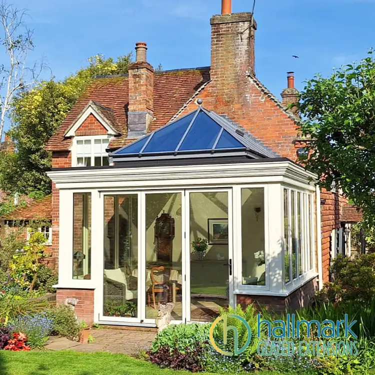 Which is better, a conservatory or an orangery?